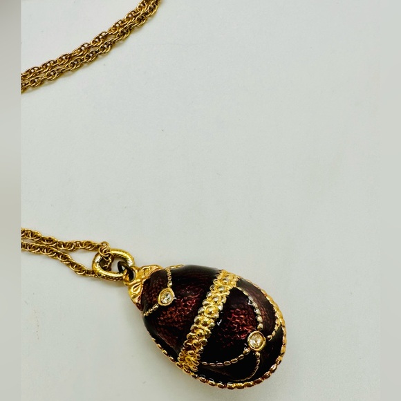 Vintage Faberge-style egg pendant - storyline by JJI - Picture 3 of 11